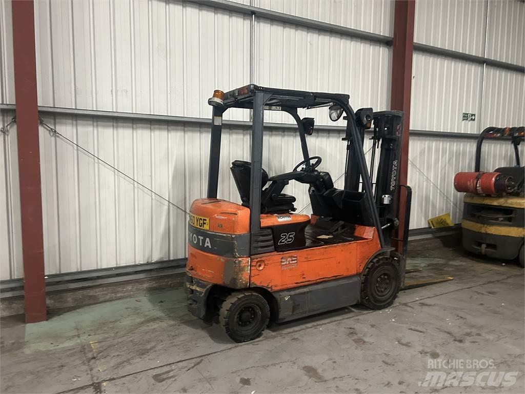 Toyota 7FBMF25 Električni viličarji