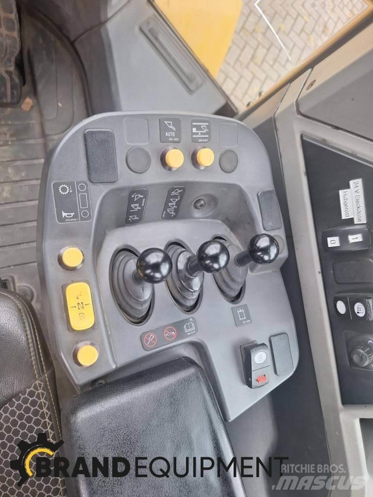 CAT 950M Kolesni nakladalci