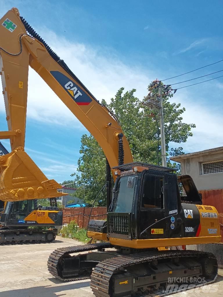 CAT 320 D2 Bagri goseničarji