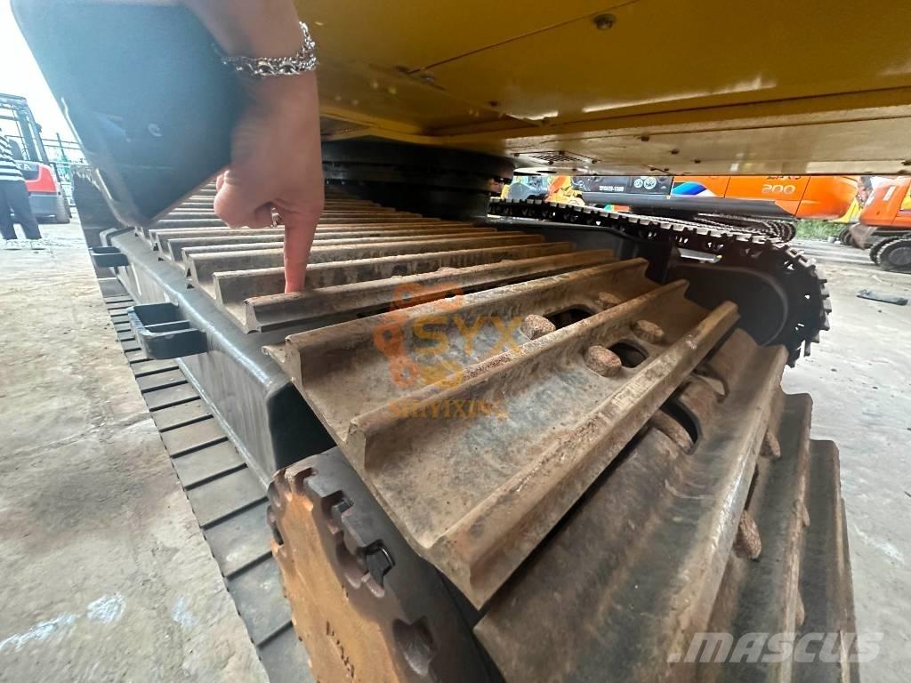 Komatsu PC 220-8 Bagri goseničarji
