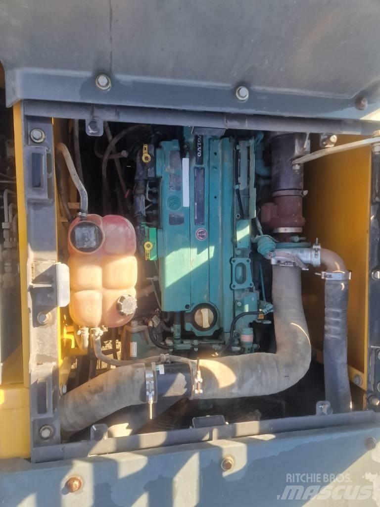 Volvo EC 220 E Bagri goseničarji