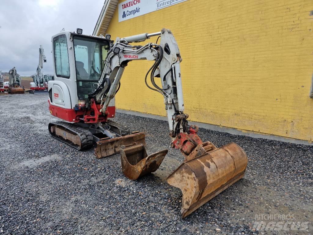 Takeuchi TB225 Mini bagri <7t