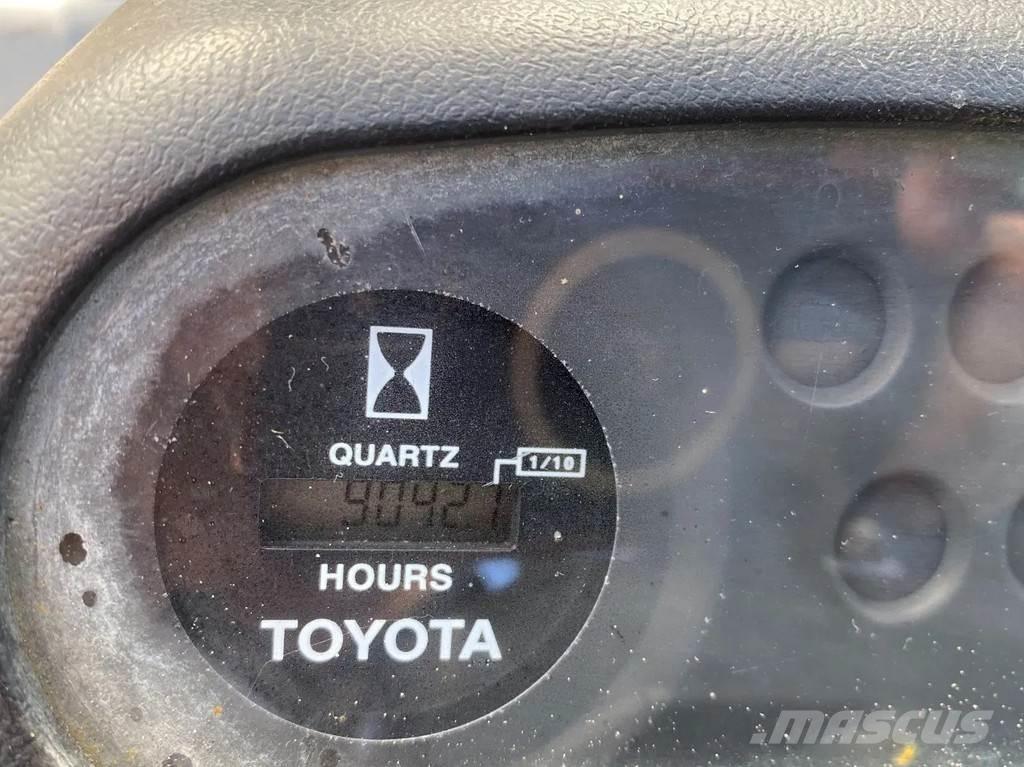 Toyota 42-6FGF25 Plinski viličarji