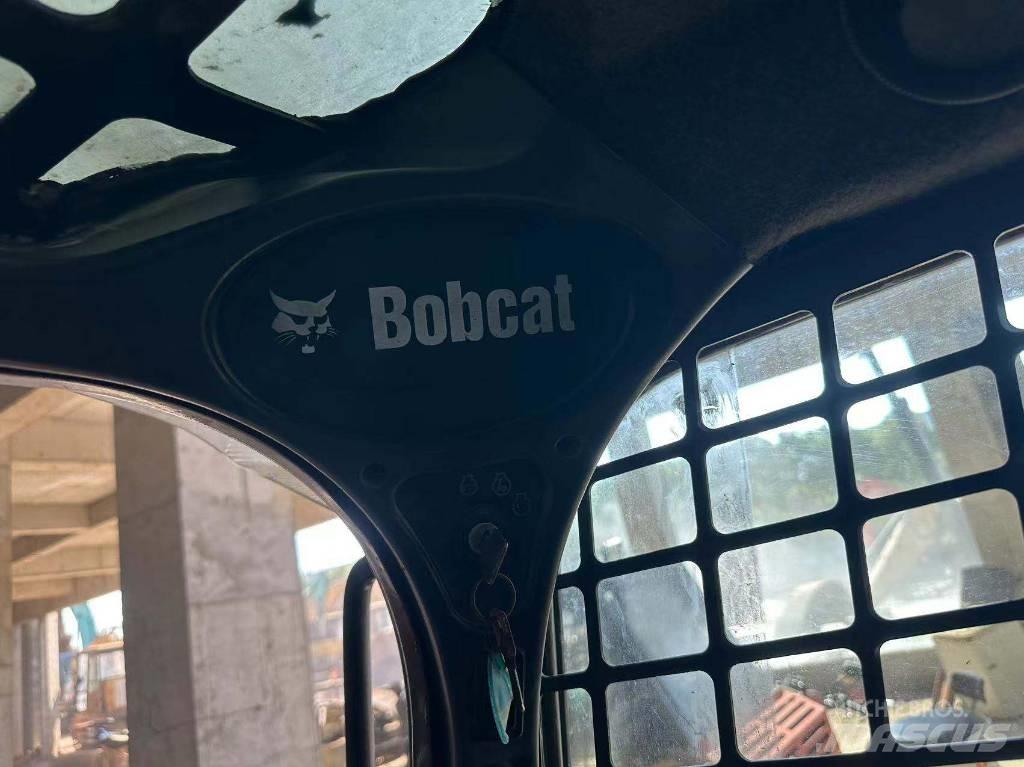 Bobcat S750 Skid steer mini nakladalci