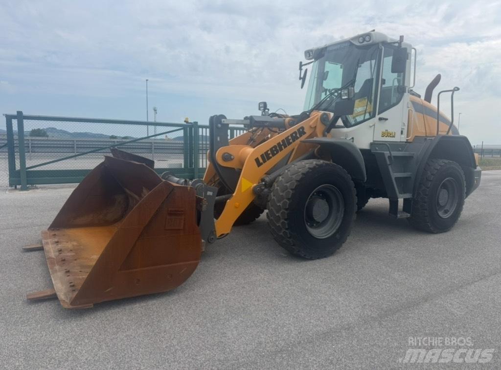 Liebherr L 526 Kolesni nakladalci