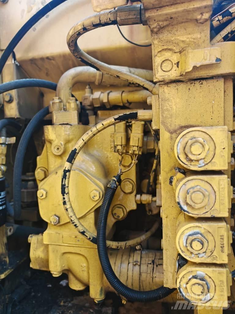 Komatsu PW 130ES-6K Bagri na kolesih