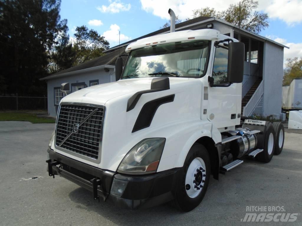 Volvo VNL 64 300 Vlačilci