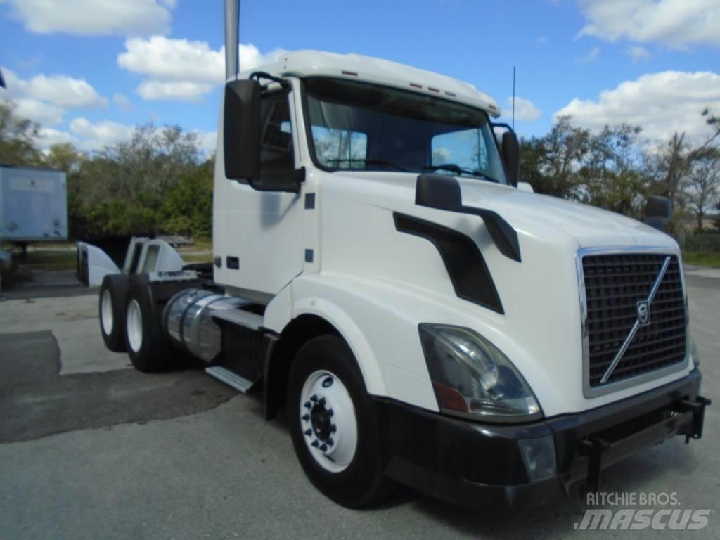 Volvo VNL 64 300 Vlačilci
