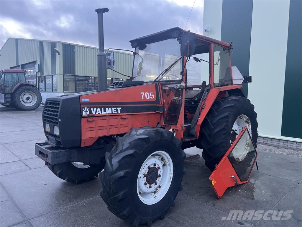 Valtra Valmet 705 Traktorji