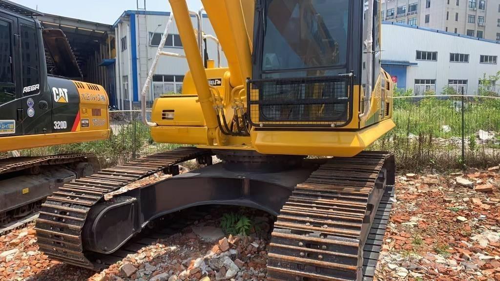 Komatsu PC 210 LC Bagri goseničarji