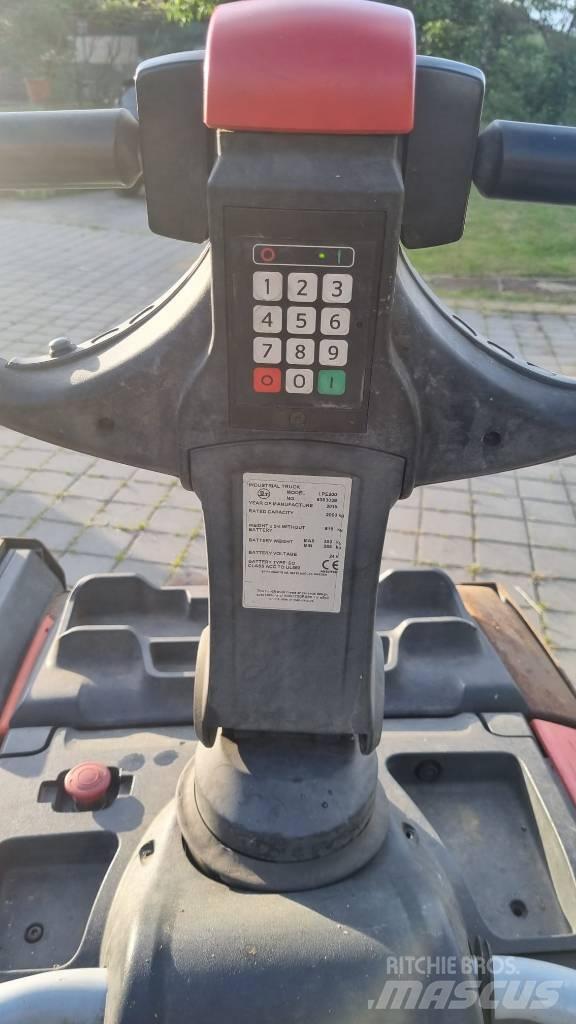 Toyota BT LPE200 Električni nizko dvižni viličar s stojiščem