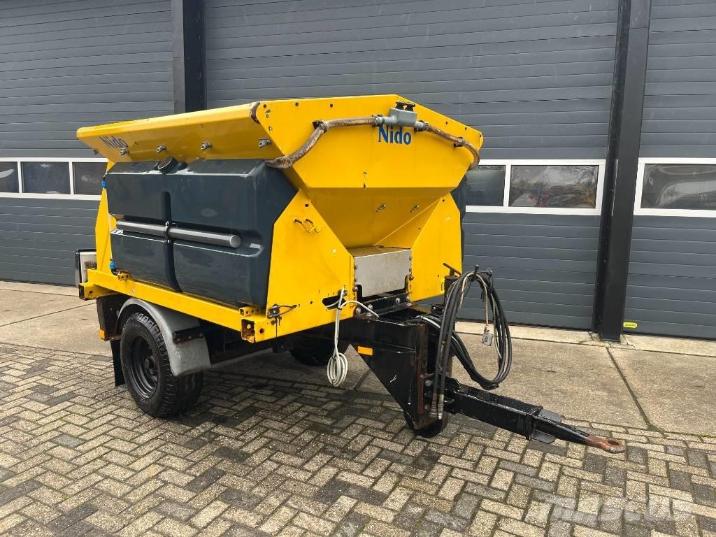 Nido Stratos Trosilci peska in soli