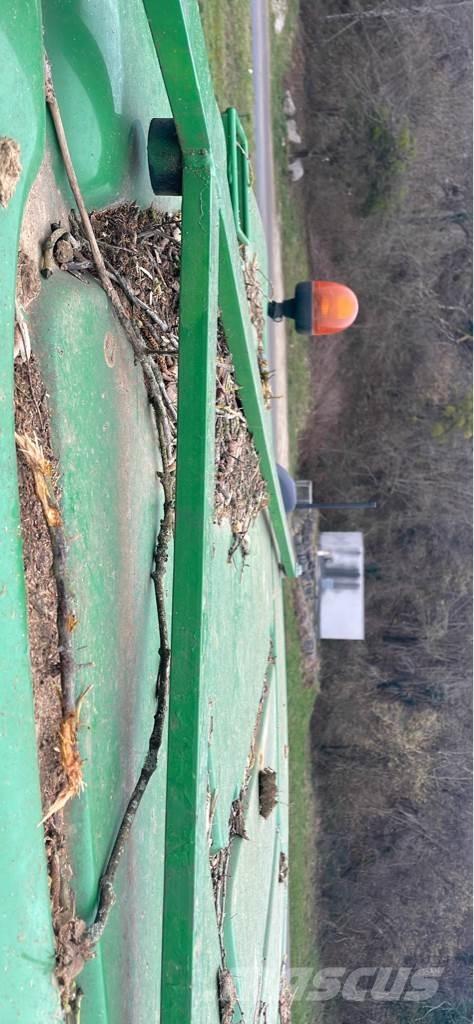 John Deere 6155R Traktorji