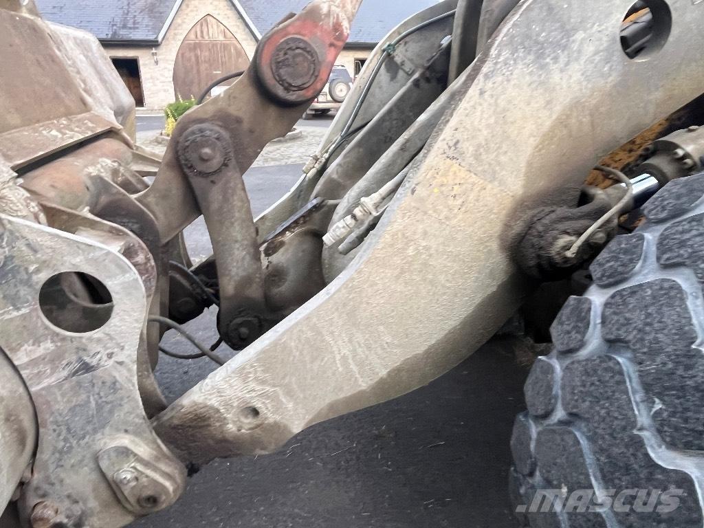 Volvo L 120 E Kolesni nakladalci