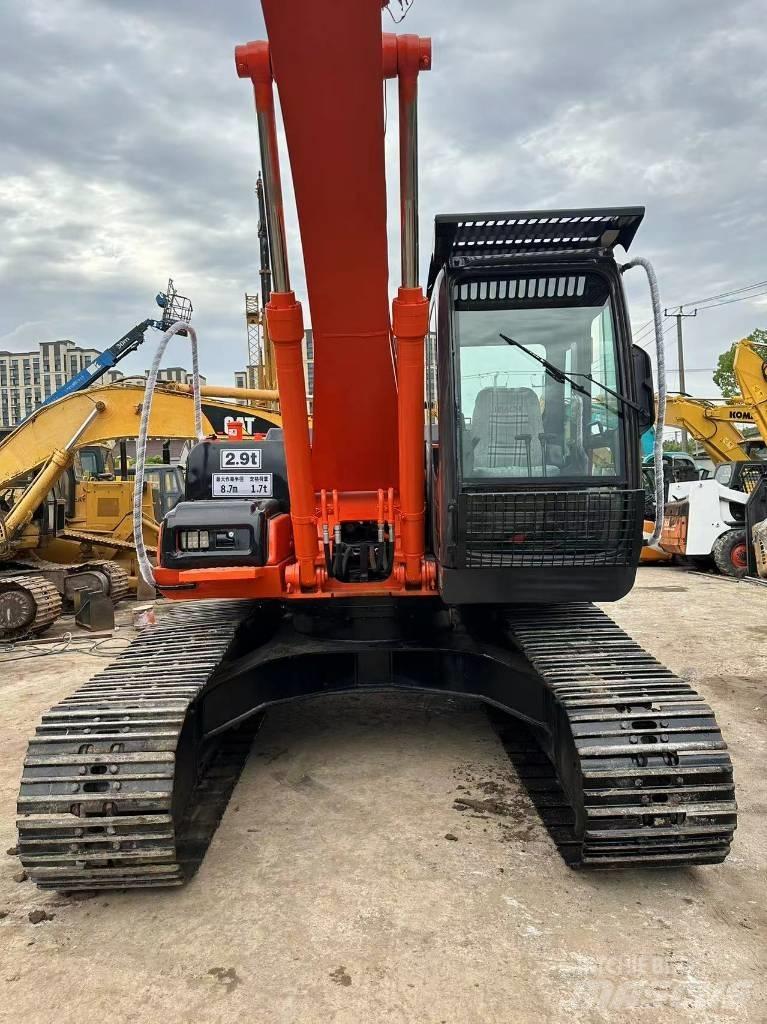 Hitachi ZX 200 Bagri goseničarji
