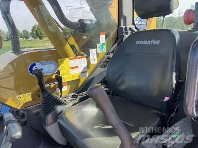 Maeda LC 785 Dvigala na gosenicah