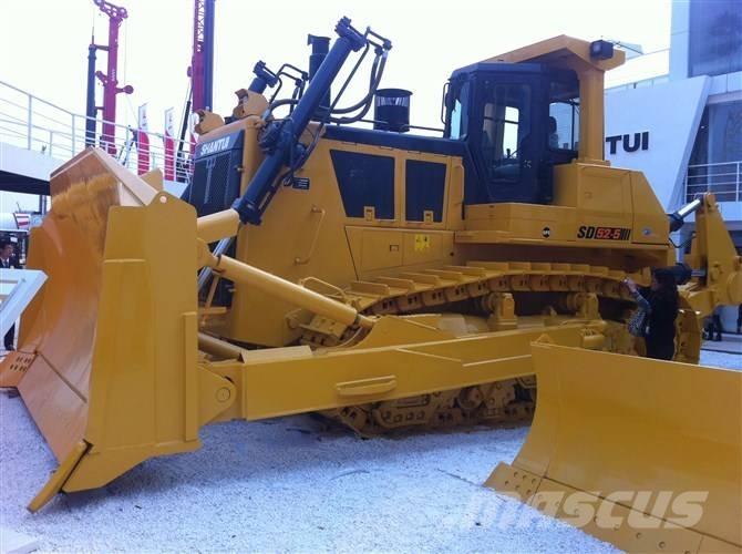 Komatsu d65ex-16 Buldožerji goseničarji
