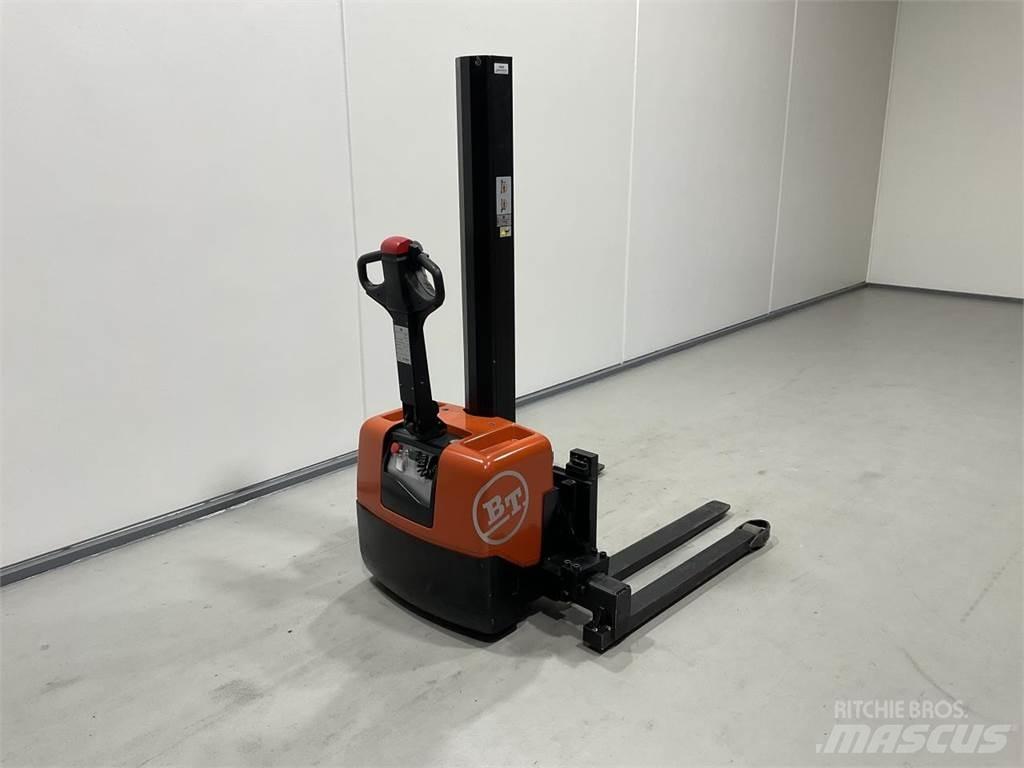 Toyota HWE100 Samopogonski ročni viličarji