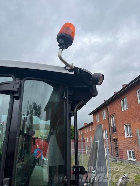 Massey Ferguson 4708 Traktorji