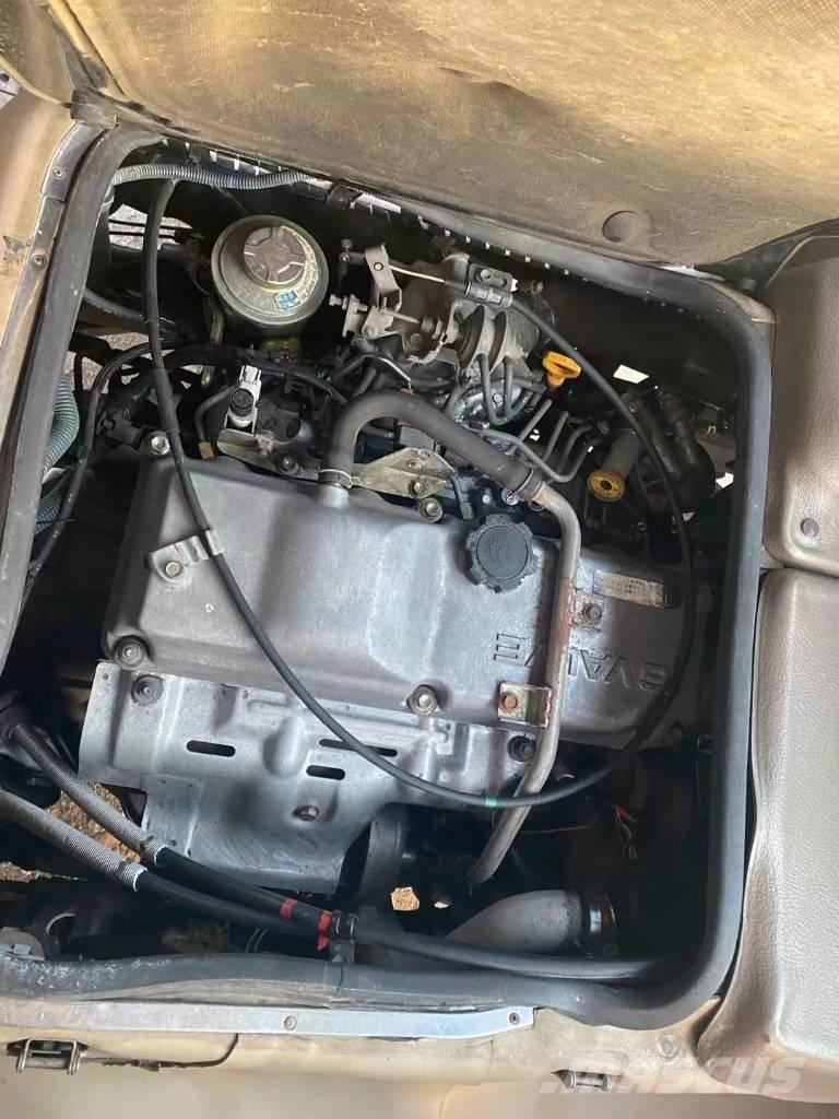 Toyota Coaster Bus Mini avtobusi