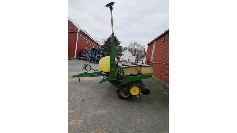 John Deere 7000 Sadilniki