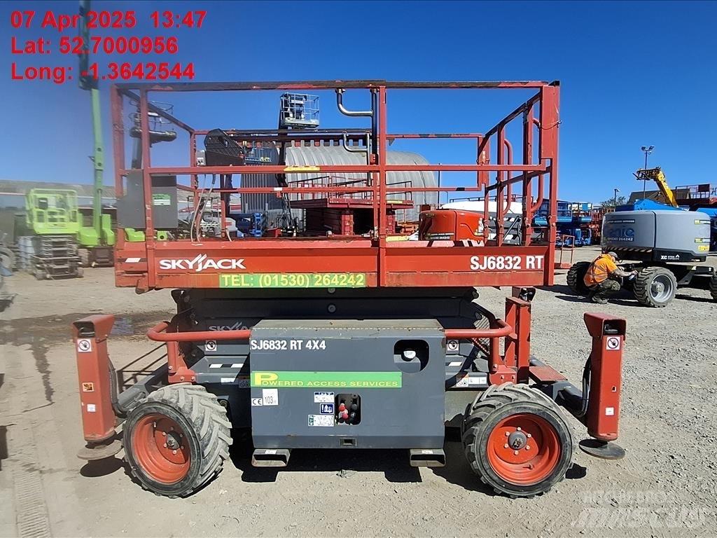 SkyJack SJ 6832 RT Škarjaste dvižne ploščadi