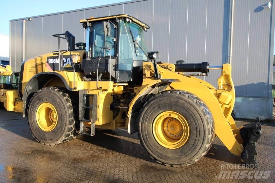CAT 966M Kolesni nakladalci