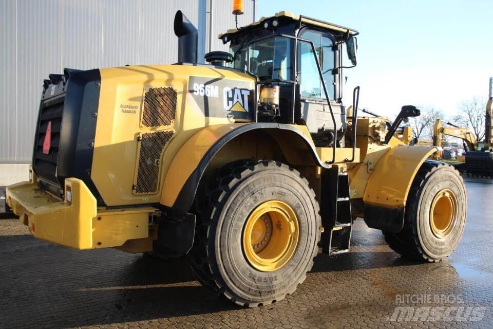CAT 966M Kolesni nakladalci