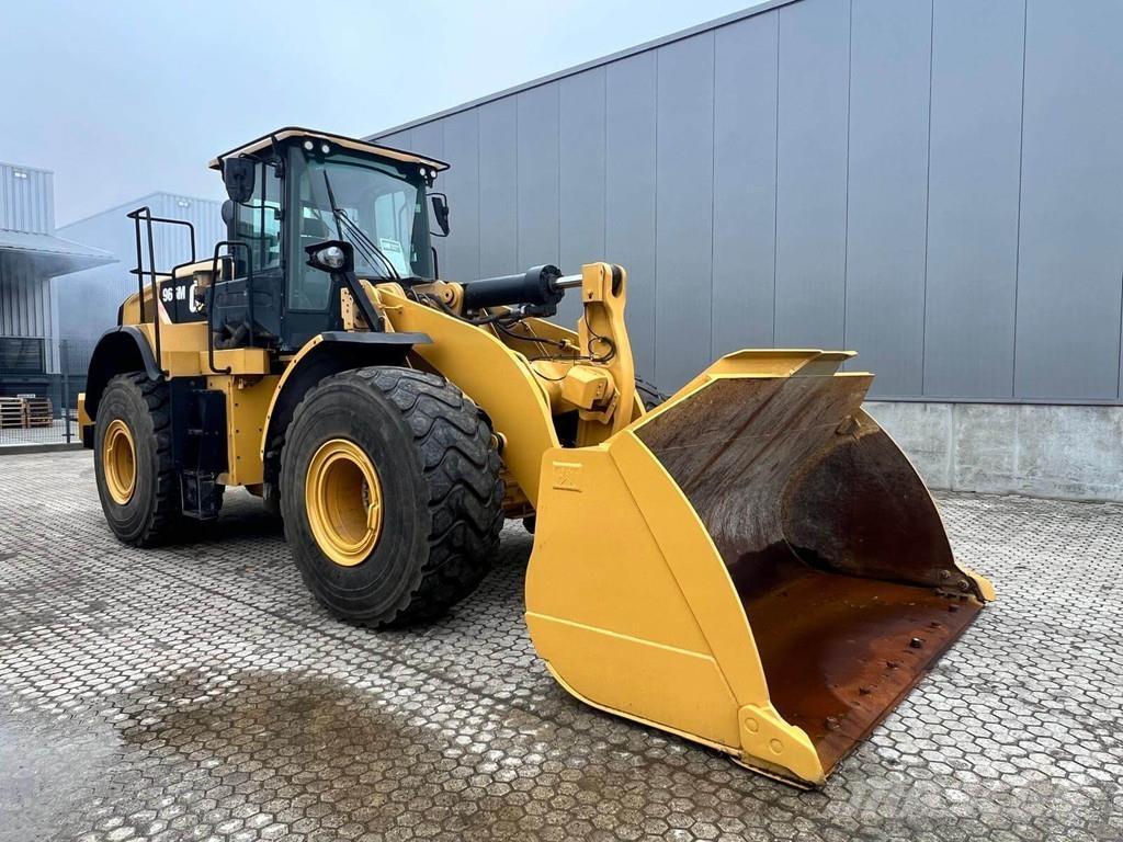 CAT 966M Kolesni nakladalci