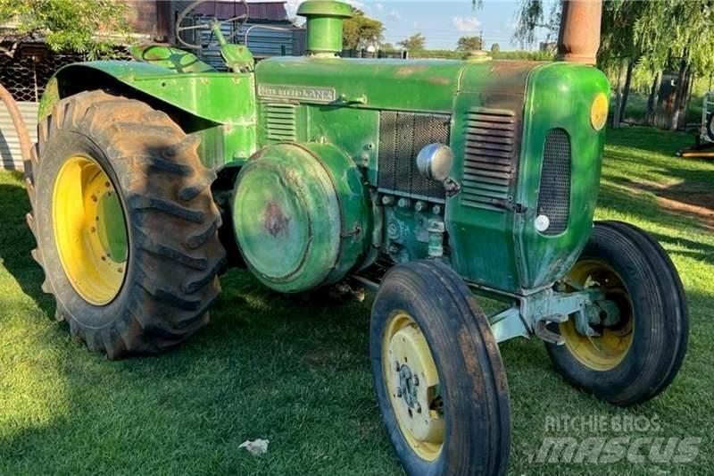 John Deere Lance Traktorji