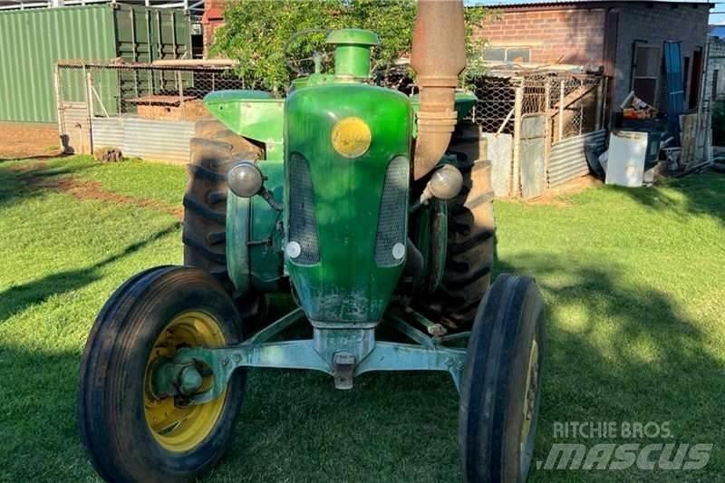 John Deere Lance Traktorji