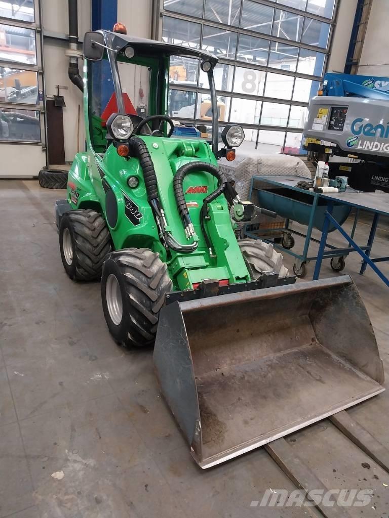 Avant 640 Skid steer mini nakladalci