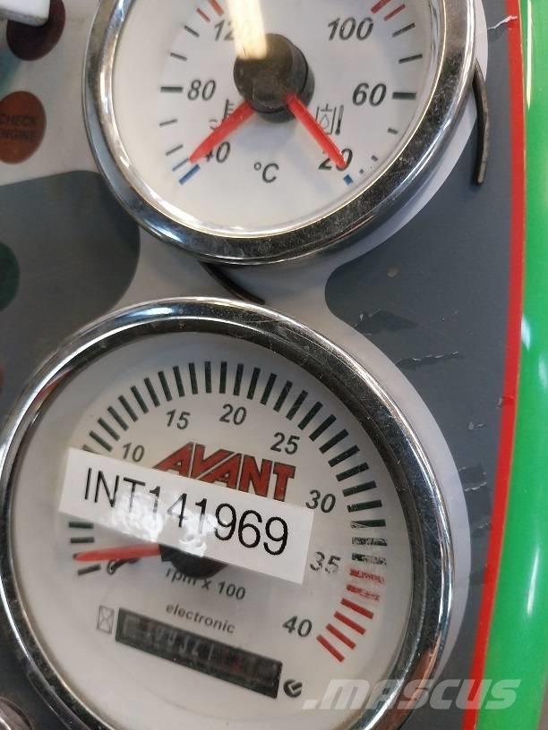 Avant 640 Skid steer mini nakladalci