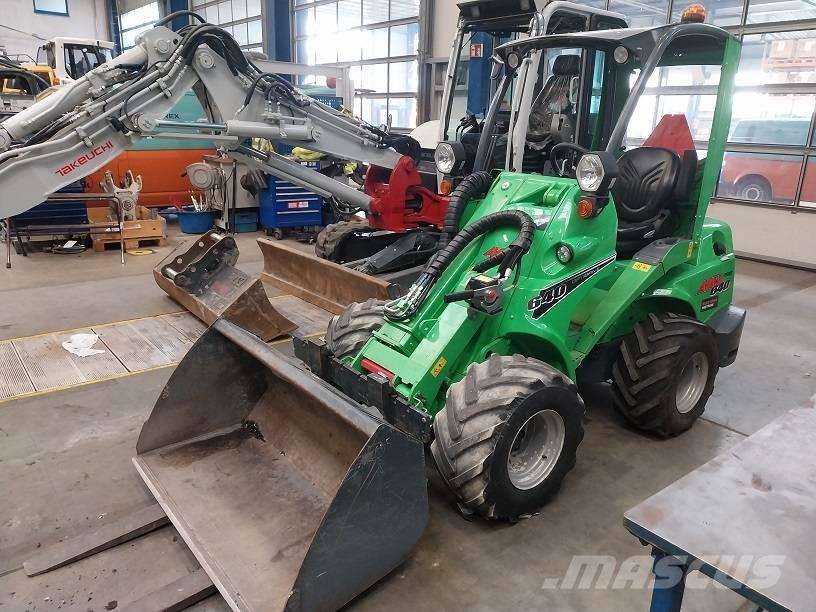 Avant 640 Skid steer mini nakladalci