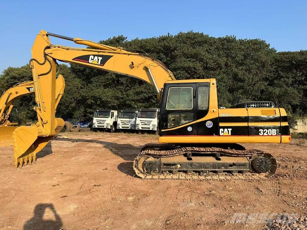 CAT 320B Bagri goseničarji