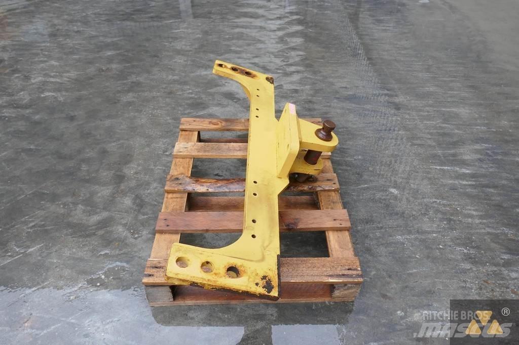 CAT 140M Drawbar Transport - drugo
