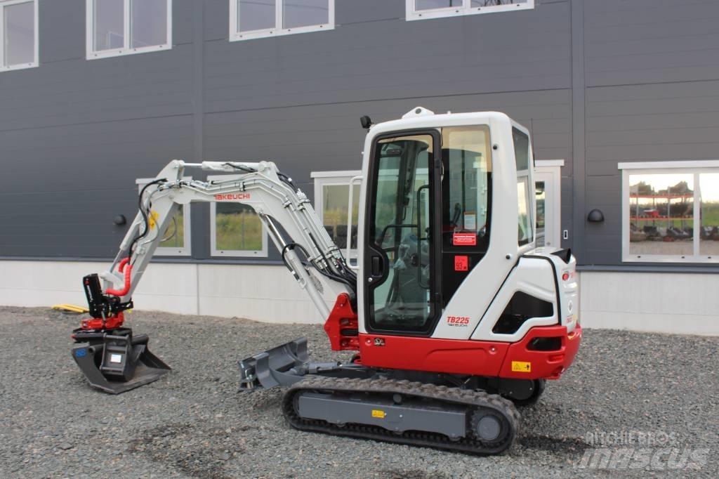 Takeuchi TB 225 Mini bagri <7t
