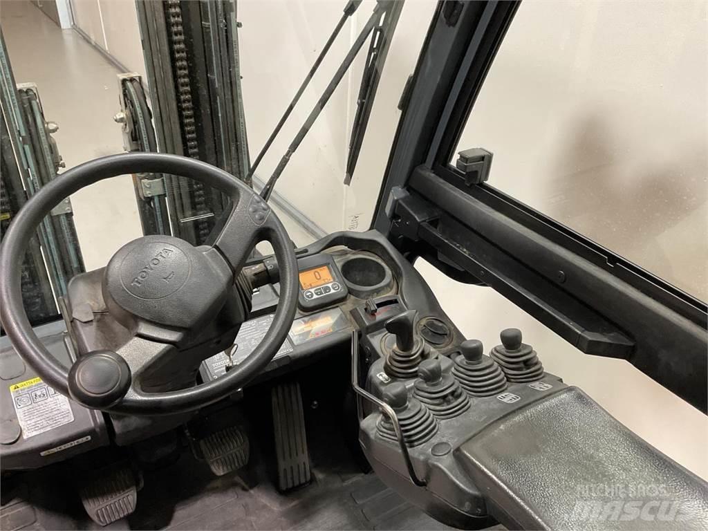 Toyota 52-8FDF30 Dizelski viličarji