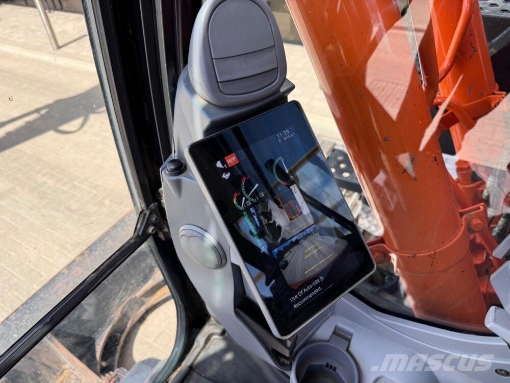 Hitachi ZX135USBL-7 Bagri goseničarji