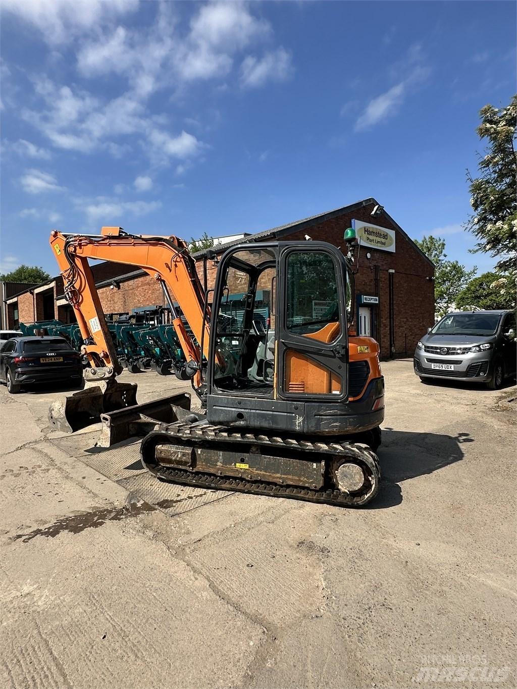 Doosan DX 63-3 Mini bagri <7t