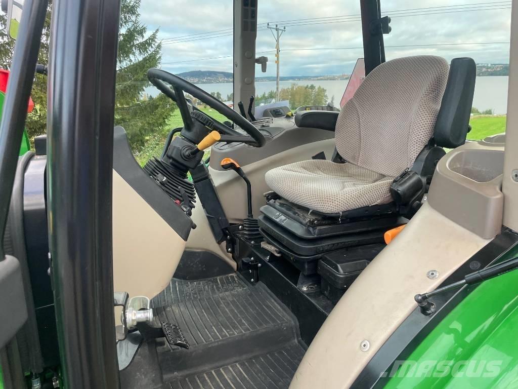 John Deere 5050E Traktorji