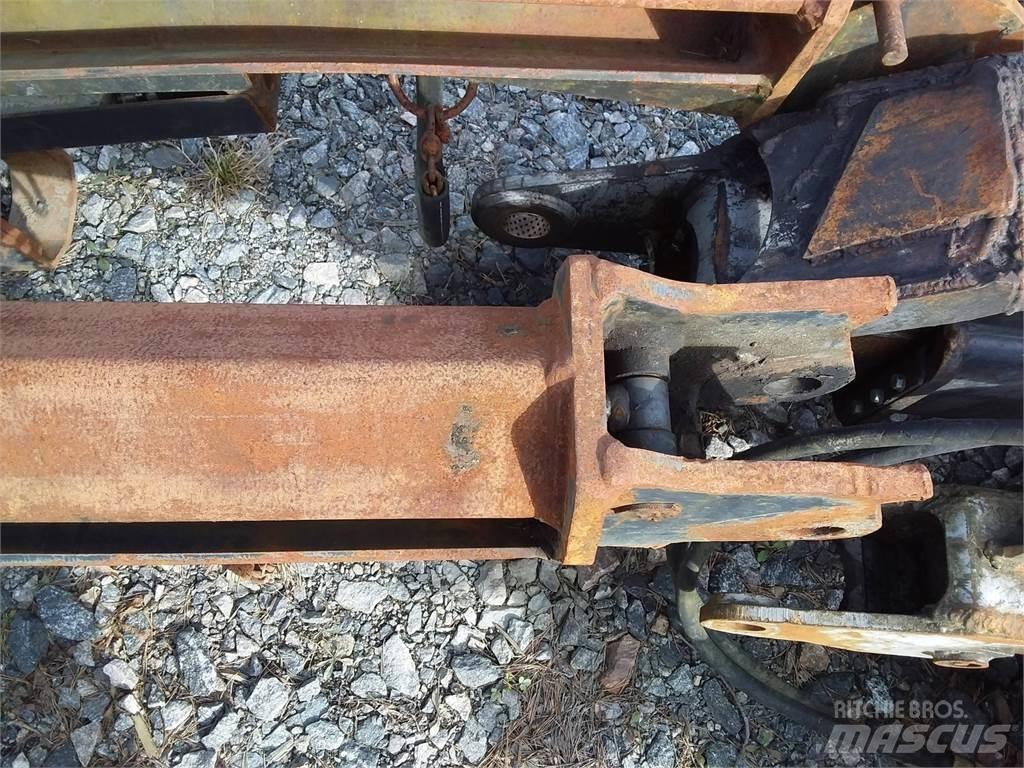 CAT 2200 Dvigala za gozdne kombajne