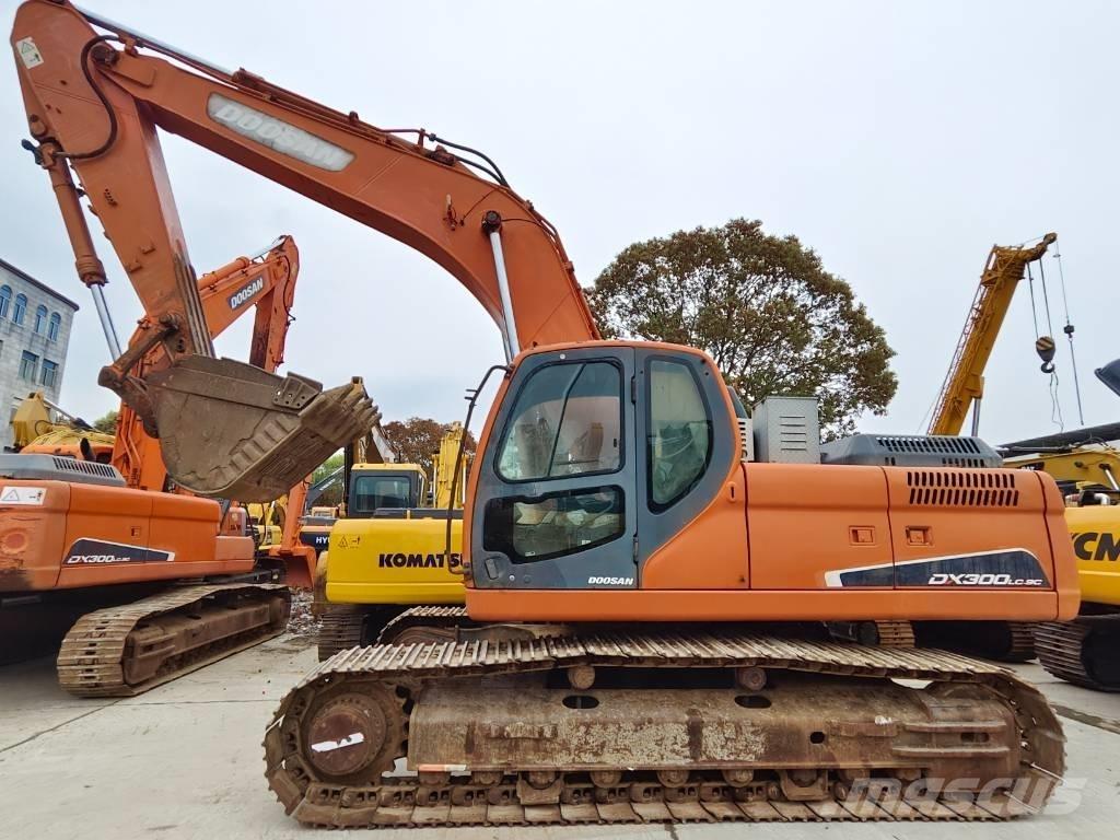 Doosan DX 300 LC Bagri goseničarji