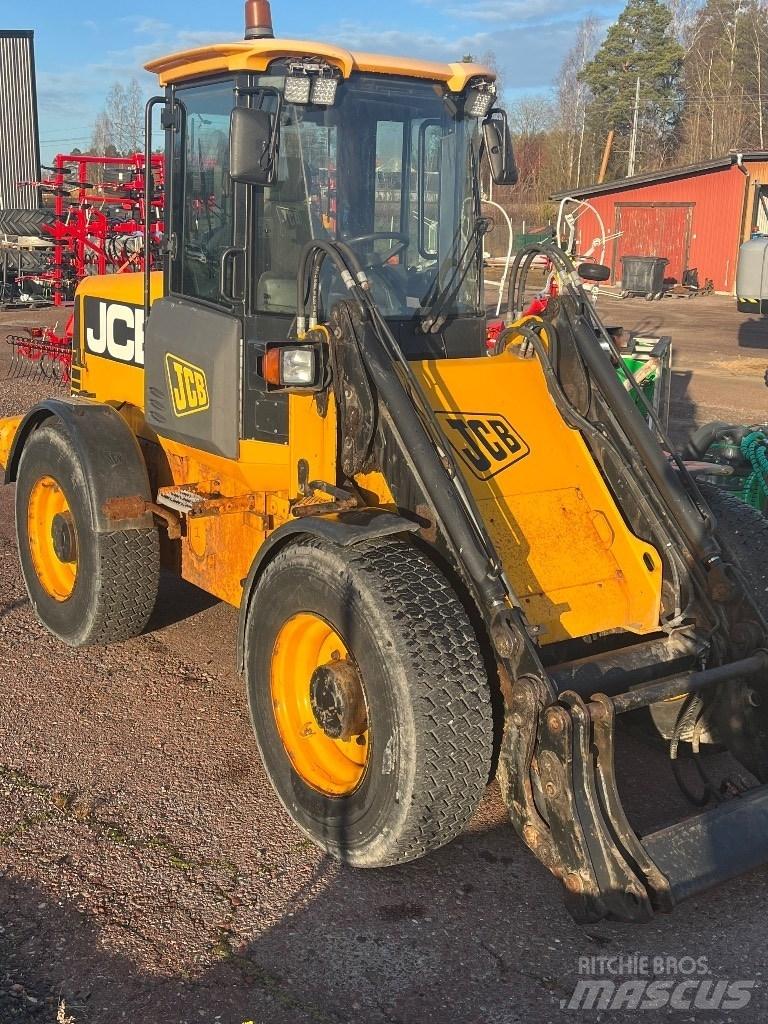 JCB 411 HT Kolesni nakladalci