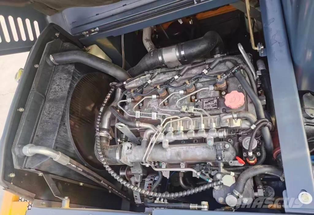  新源 75 Bagri na kolesih