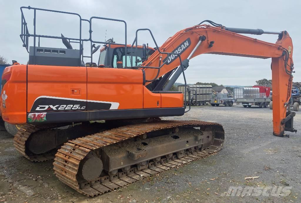 Doosan DX 225 LC Bagri goseničarji