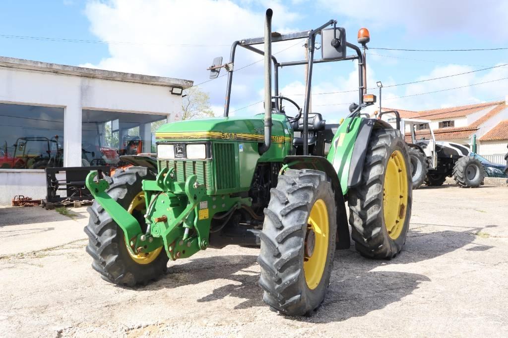 John Deere 5400 Traktorji