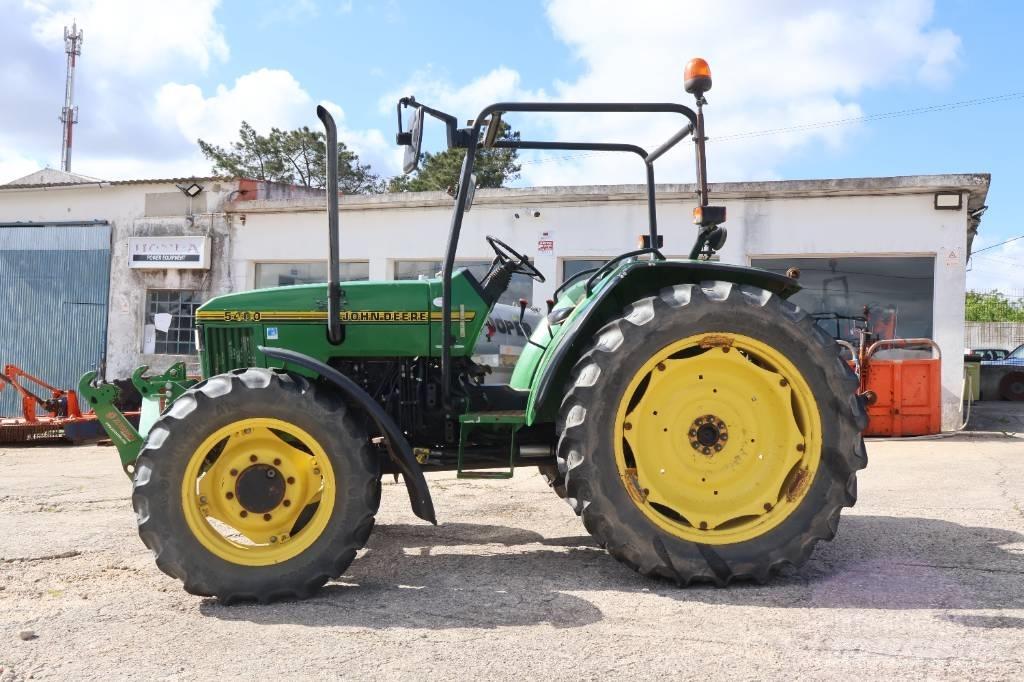 John Deere 5400 Traktorji