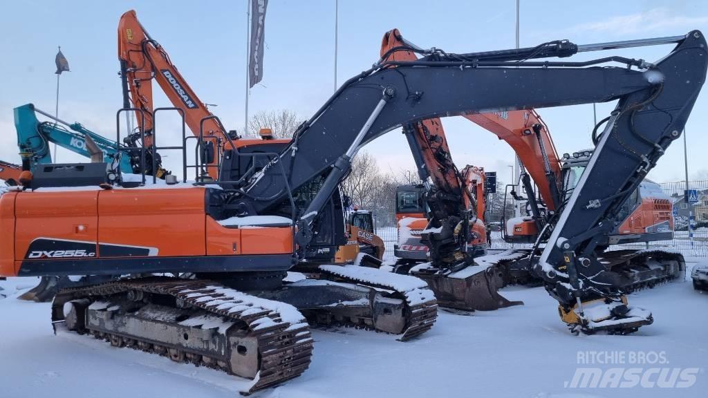Doosan DX 255 LC-5 Bagri goseničarji