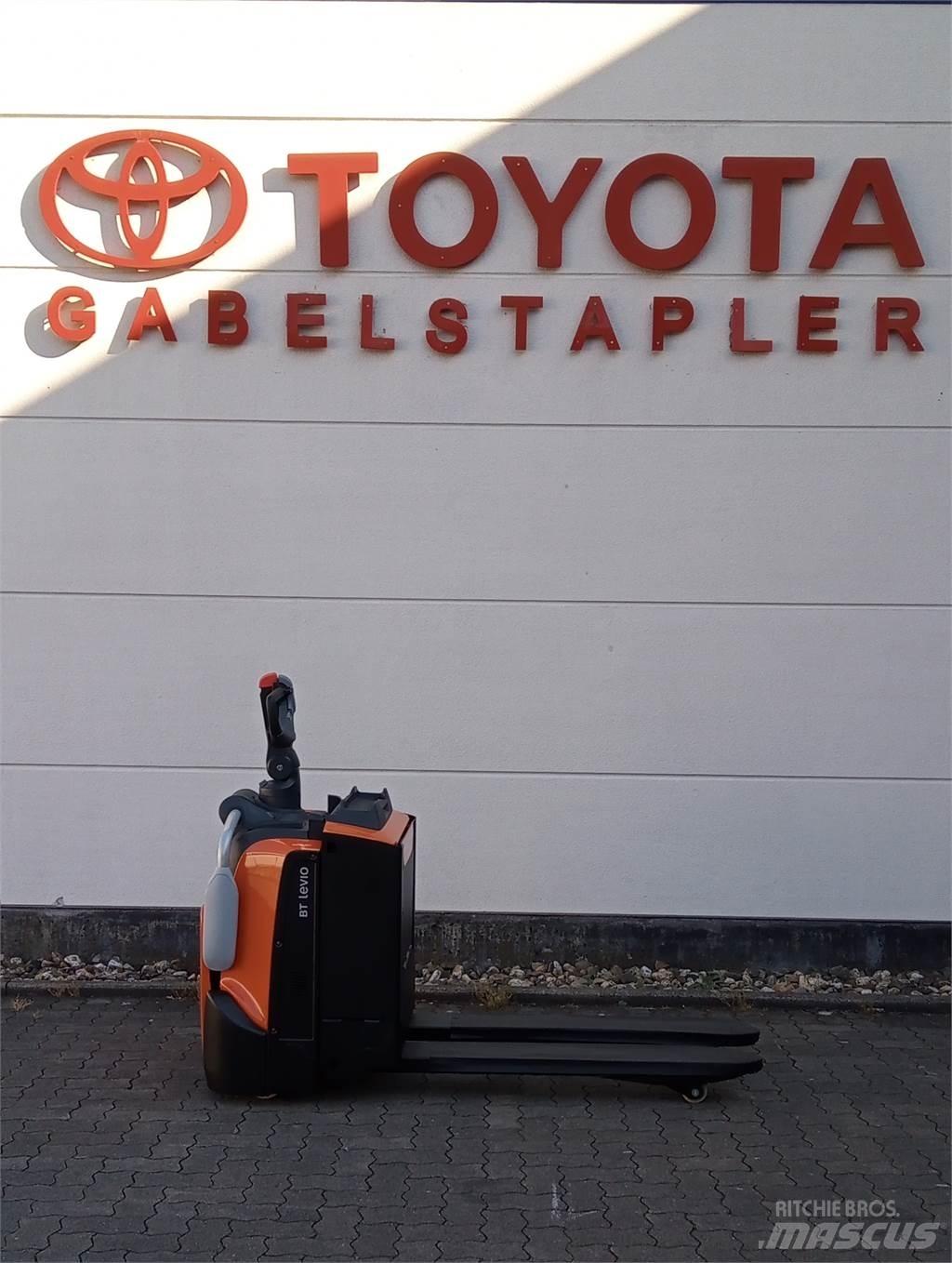 Toyota LPE200 Električni nizko dvižni viličar